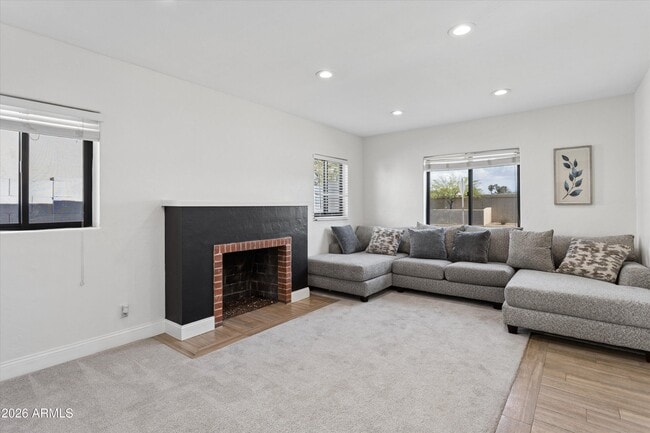 Photo - 926 W Moreland St