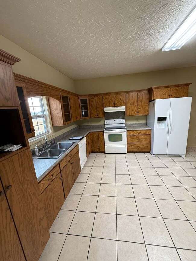 Photo - 104 Cedar Tree Ln Unidad B