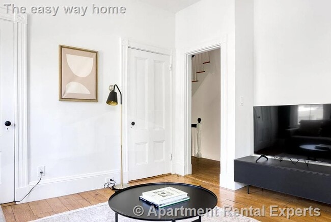 Photo - 32 Healey St