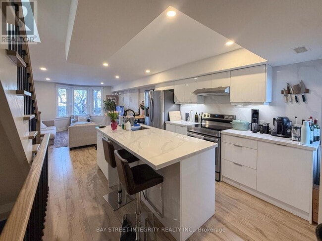 Photo - 598 Crawford St