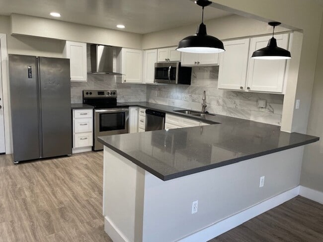 Rossmore Apartments