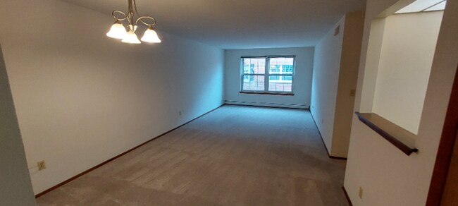 Photo - 4333 N Oakland Ave Unit 202