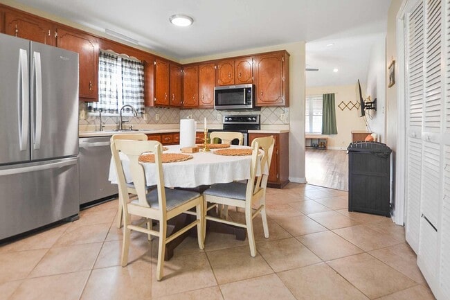 Photo - Pet Friendly Three Bedroom!