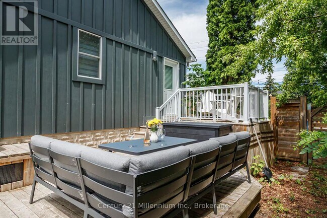 Photo - 316 Hume St