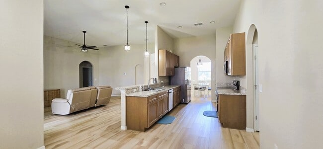 Photo - 501 Central Rdg Ln