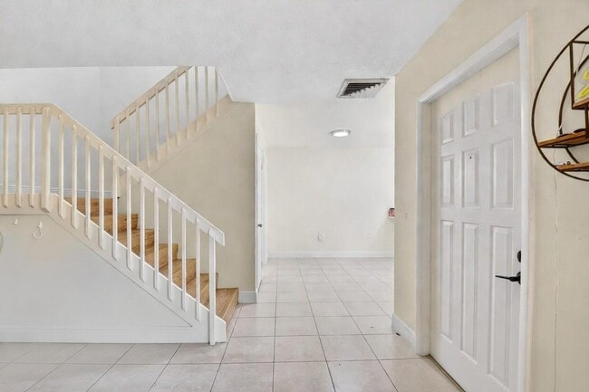 Photo - 590 Green Springs Pl