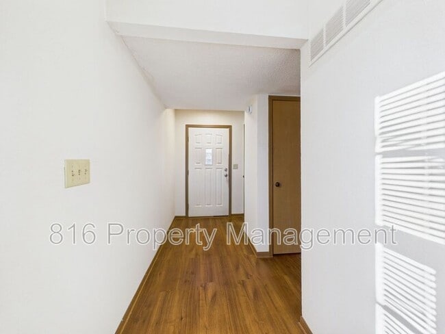 Photo - 3517-3523 NE Independence Ave -