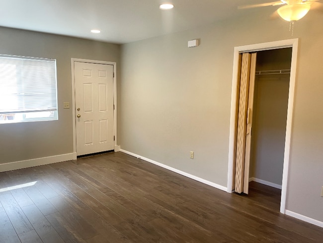 Photo - 506 Waukesha Ave Unit 4