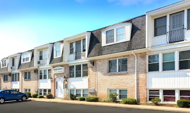 Photo - Berkley Manor Apartments