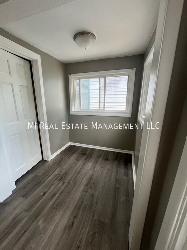 Photo - 342 Marion Ave NW