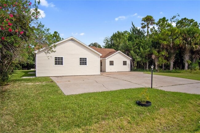 Photo - 100 Coral Reef Ct N