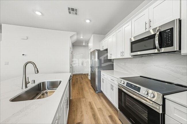 9578 Marchmont Rd