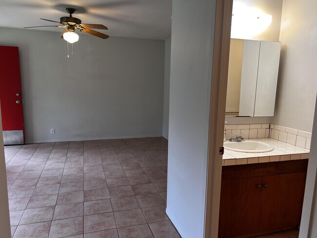 Photo - 11-3774-3774 3rd St