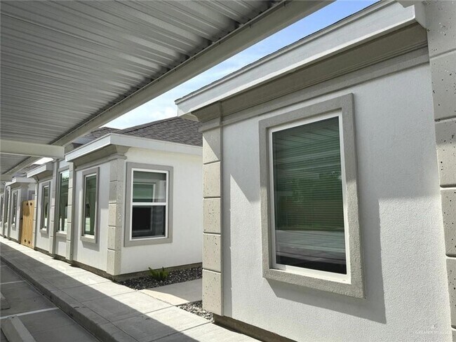 Building Photo - 740 N Alamo Rd Unit 19 Rental