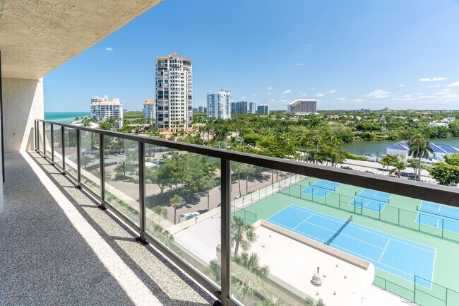 Photo - Annual Rental Available Now!!! Stunning 2B... Unidad 903