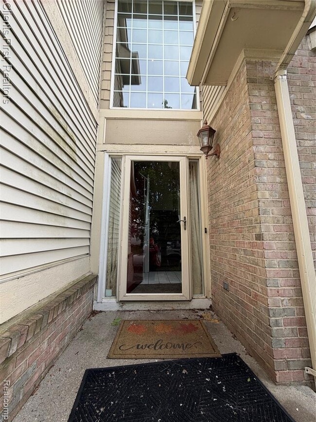 Photo - 35285 Pennington Dr