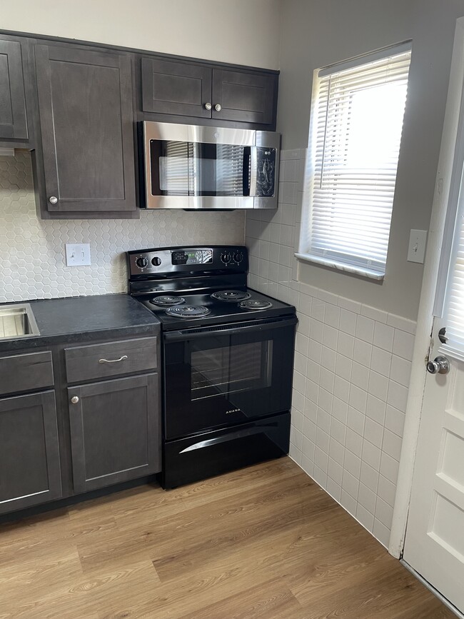 Photo - 1285 Mehlview Ct Unit 1283