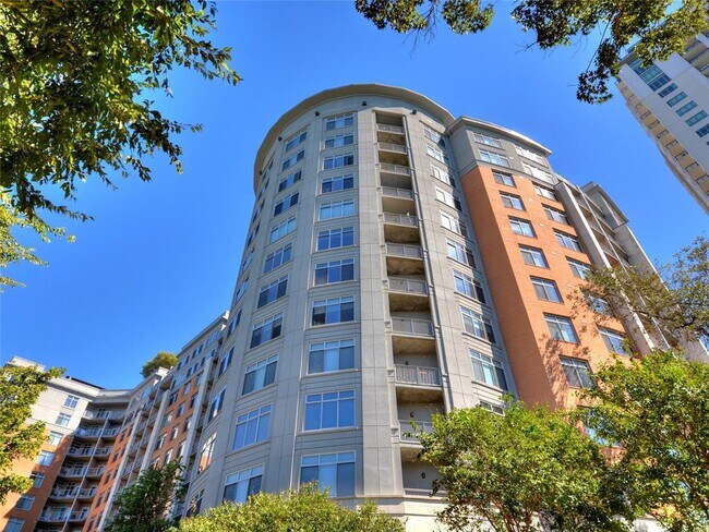 Photo - 54 Rainey St Unit 703