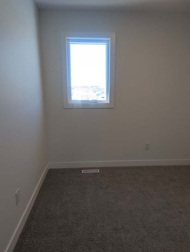 Photo - 117 Yasmin Ali Cres