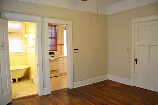 Photo - 2217 Belmont Blvd Unidad 1A