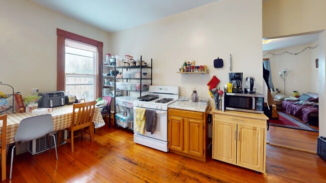 40 Mozart St Unit 2