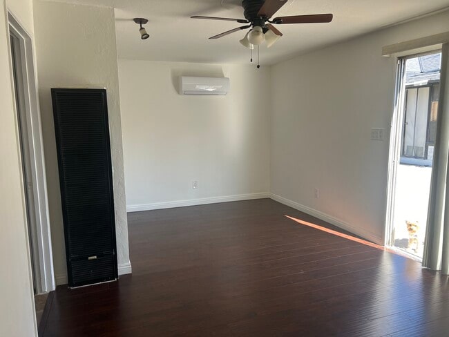 Building Photo - 2818 N Arrowhead Ave Rental