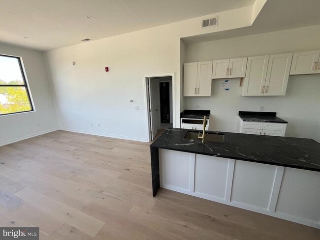 Photo - 36 N Narberth Ave Unidad 2-D