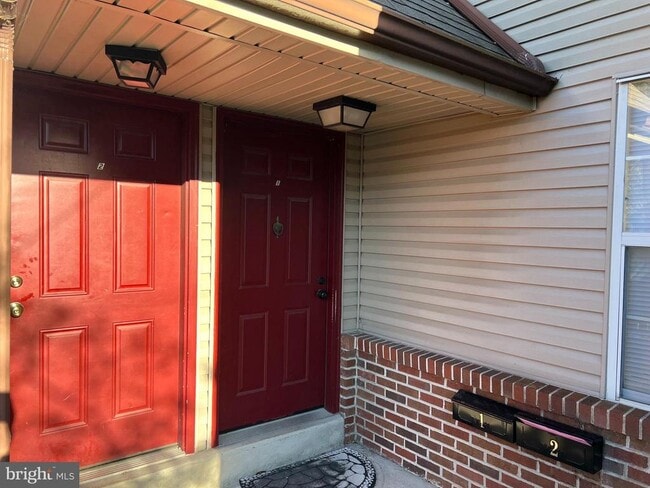 Building Photo - 83 W Laurel Ave Unit 1ST FL