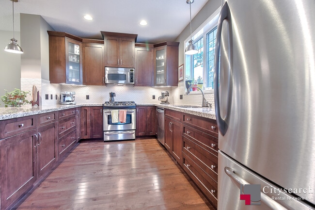 Photo - 44 Mike Ralph Way SW