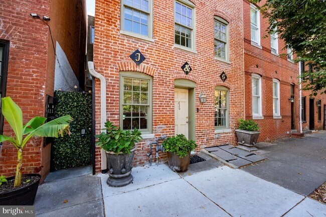 Photo - 838 S Bond St