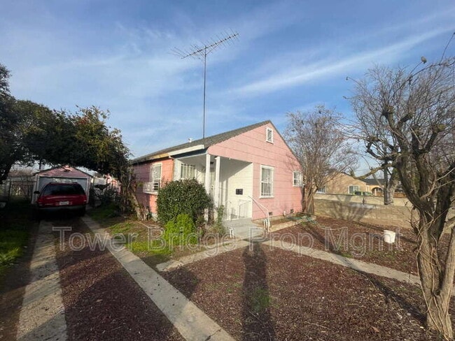 Photo - 2871 32nd Ave