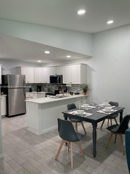 Photo - 6396 Royal Woods Dr