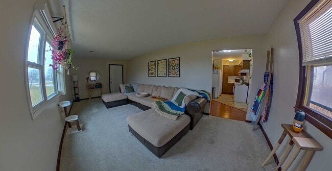 Building Photo - 3D Tour Available - Conveniently Located + Off-Street Parking! Sorry, no laundry hookups. Availab...
