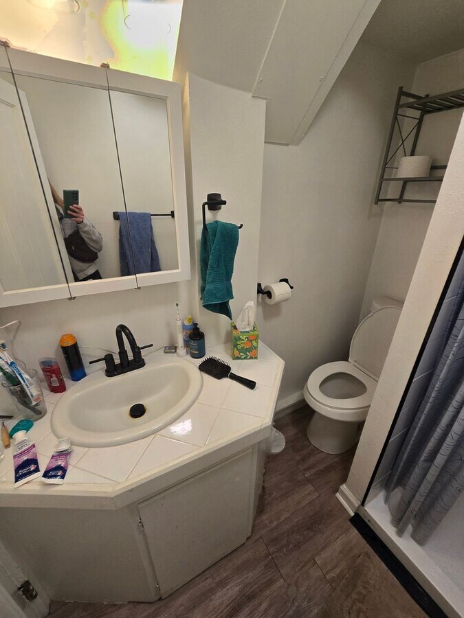 Photo - 1026-1028 Pine Unit 1028 1/2