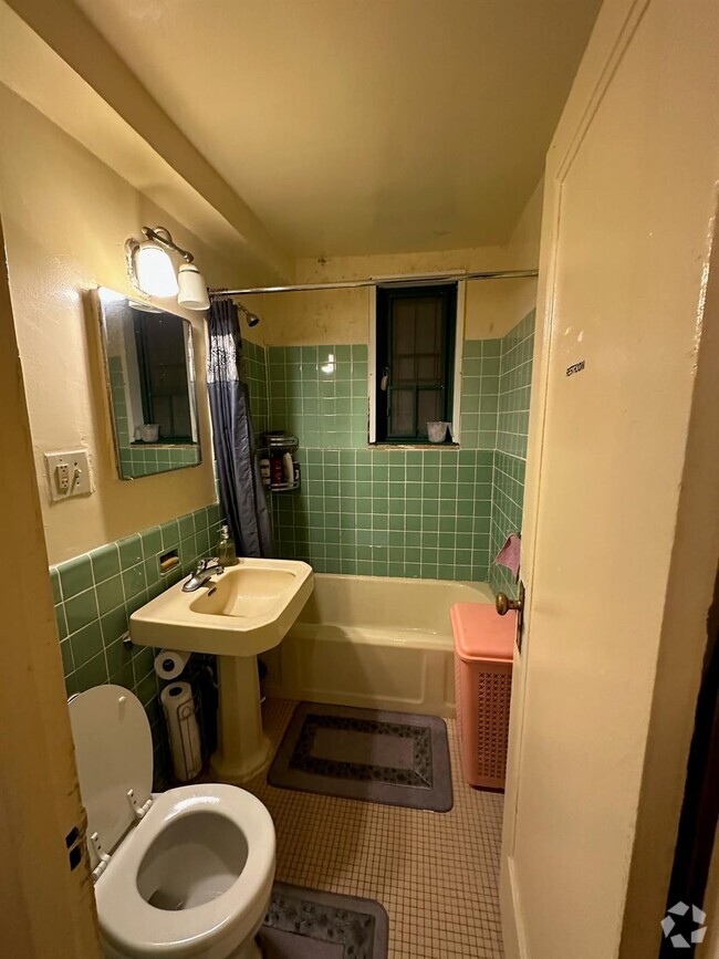 Building Photo - 1595 Odell St Rental
