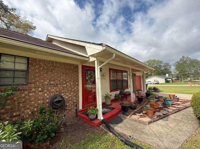 Photo - 704 Olive St