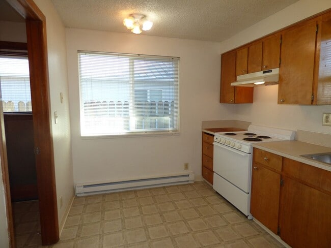 Photo - 1375-1377 Franklin St NW Salem, OR 97304 Unidad 1375