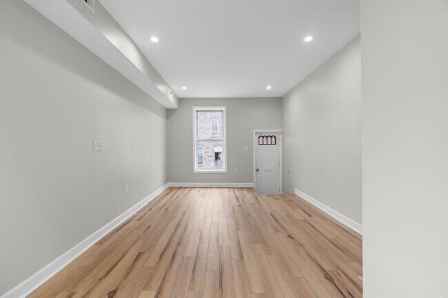 Photo - 31 N Curley St