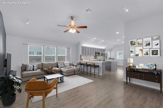 Photo - 9944 Comely Bnd