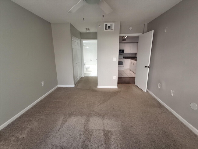 Photo - 4836 N State Rd 7 Unit 5-204