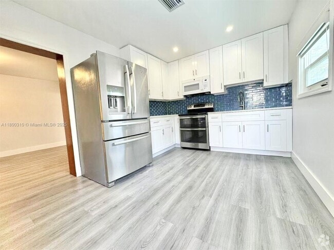 Building Photo - 3761 NW 1st St Rental