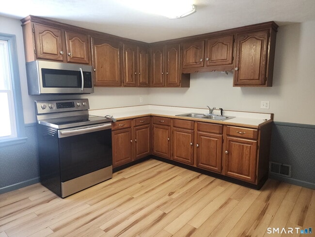 Photo - 81 Middlefield St Unit 2