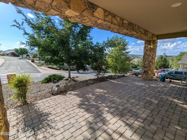 Photo - 3057 Trail Walk