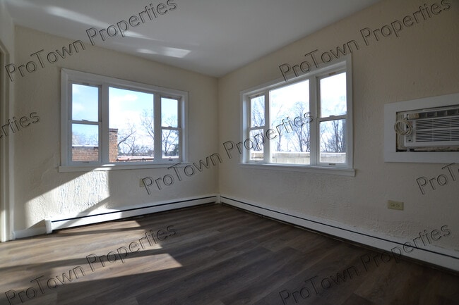 Photo - 226 N Broadway St Unit 2