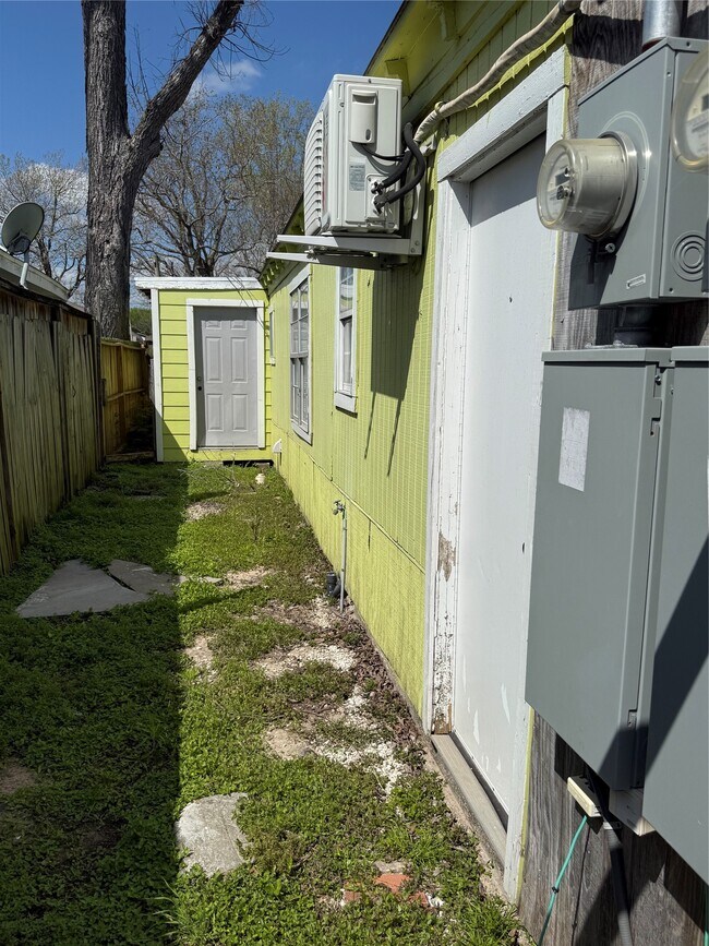 Photo - 4315 Chapman St