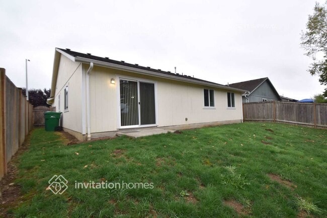 Photo - 10612 63rd Dr NE