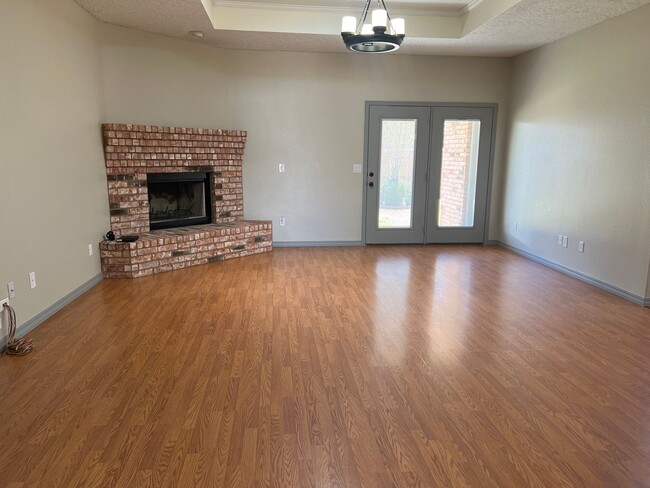 Photo - 3709 Benjamin Davis Dr