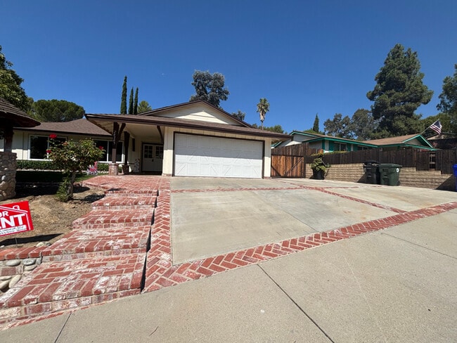 Building Photo - 28205 Oaklar Dr Rental