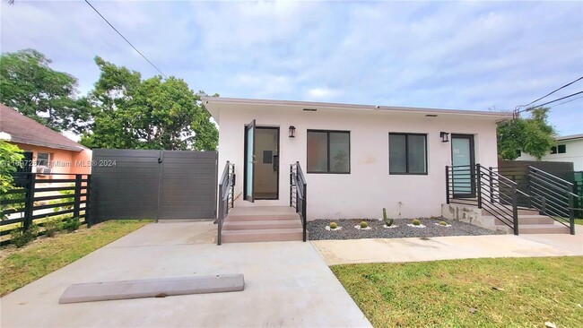 Photo - 681 NW 30th St Unidad A Rental