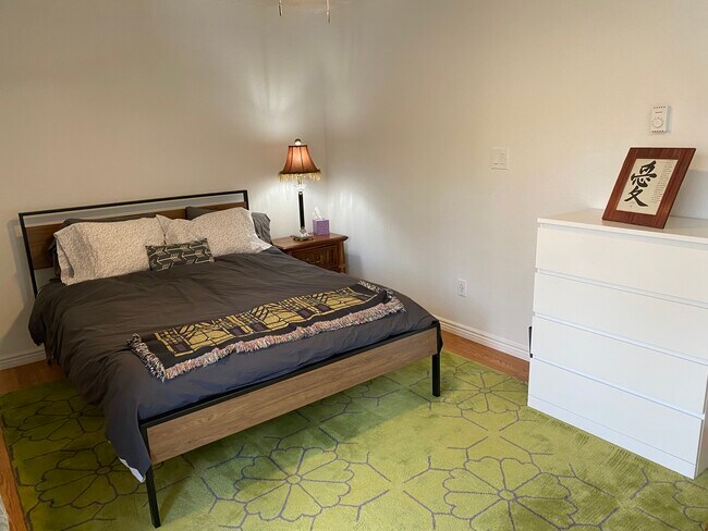 Bedrrom(1) - 1851 Florida Rd Unit 103